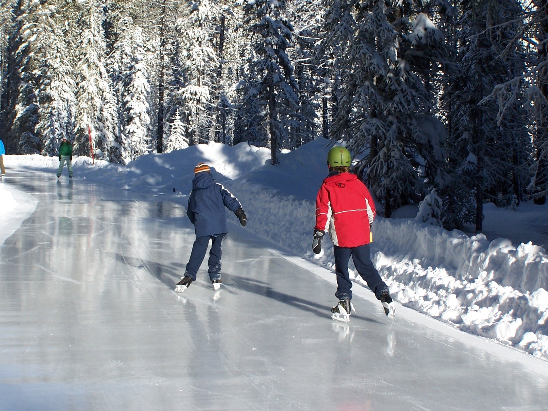 Adventure Skating Loop & Shinny Pond – Apex