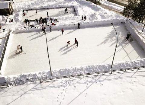Peachland Outdoor Ice Rink (Mountain View Park)