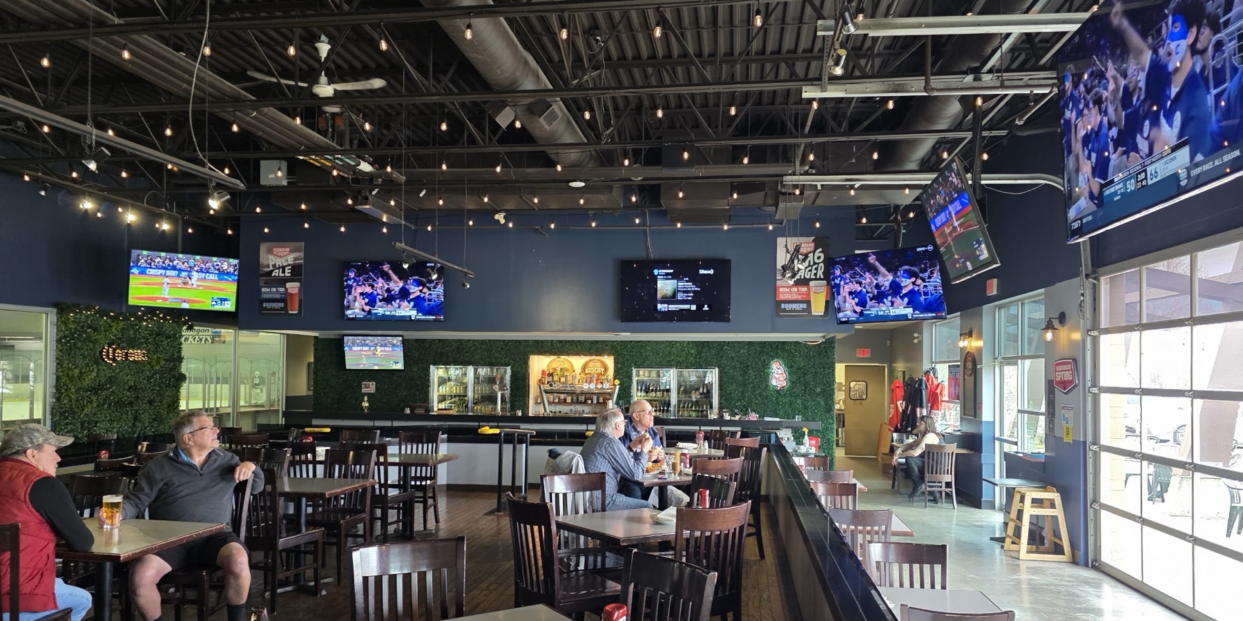 Hey Hey Bar & Grill