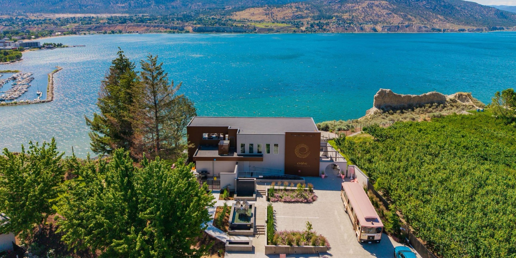 Evolve Sparkling House