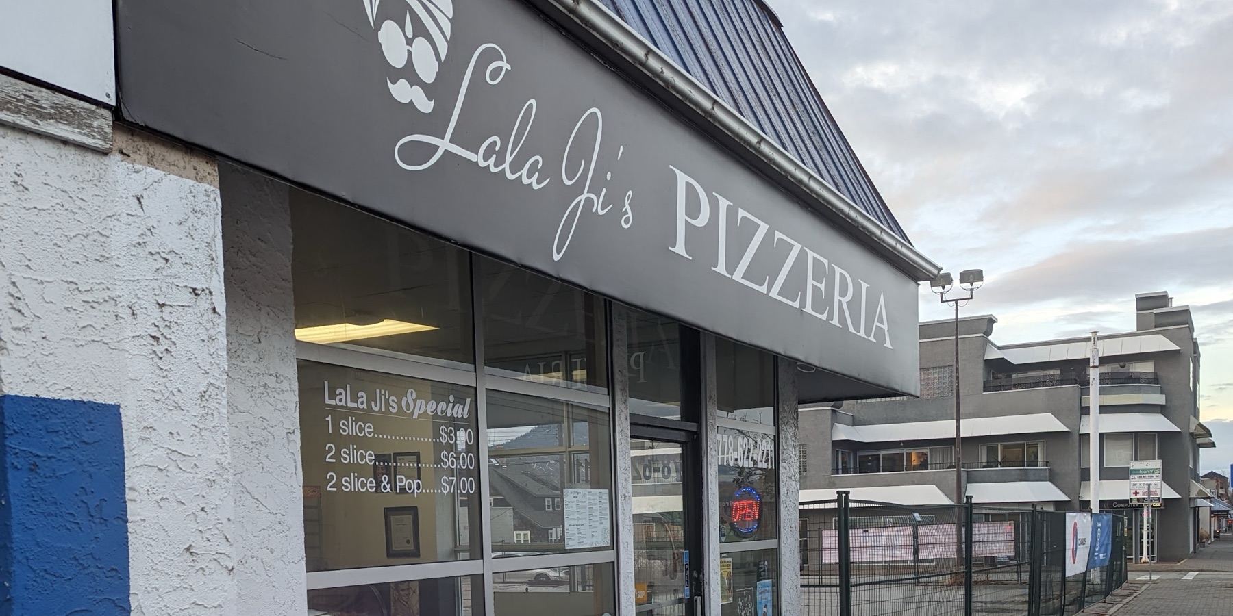 Lala Ji's pizzeria