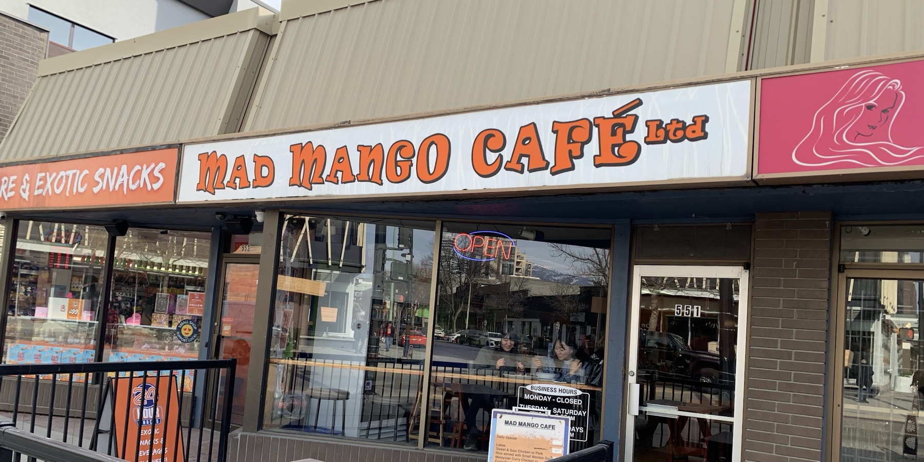 Mad Mango Cafe