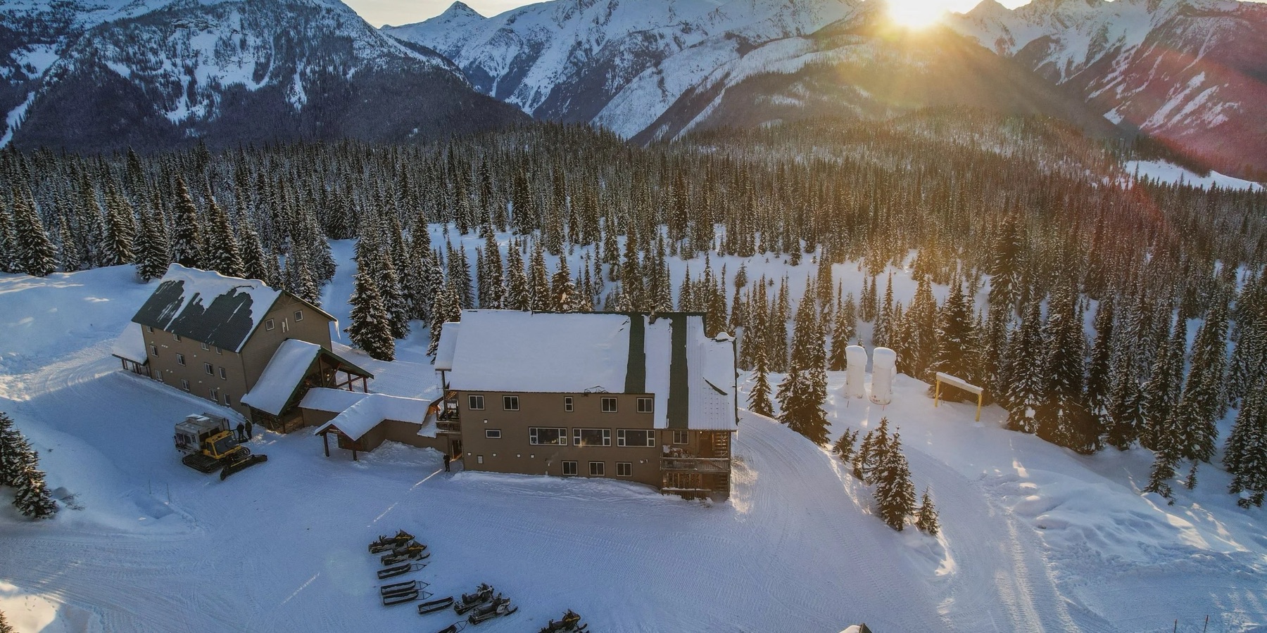 Monashee Powder Snowcats