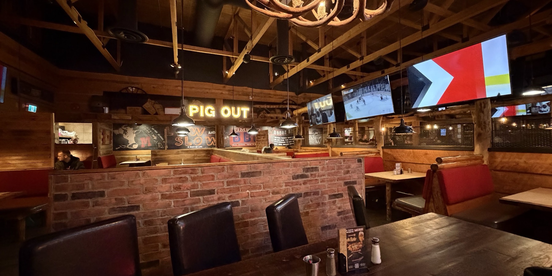 Montana's BBQ & Bar