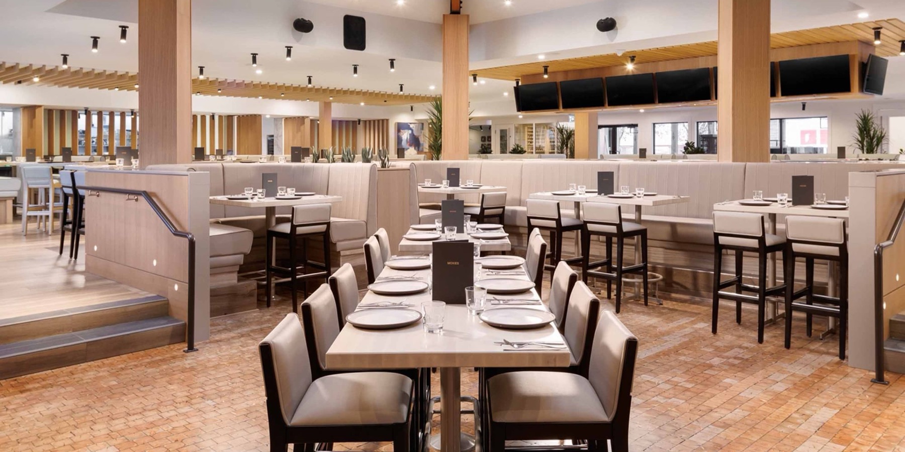 Moxies Kelowna Restaurant