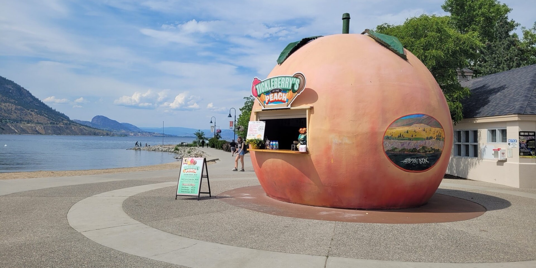 Tickleberry's at the Peach