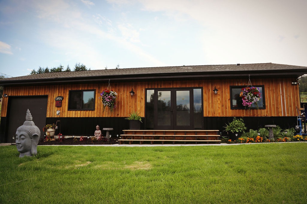 Ve Oh Lay Acres Winery & Farm