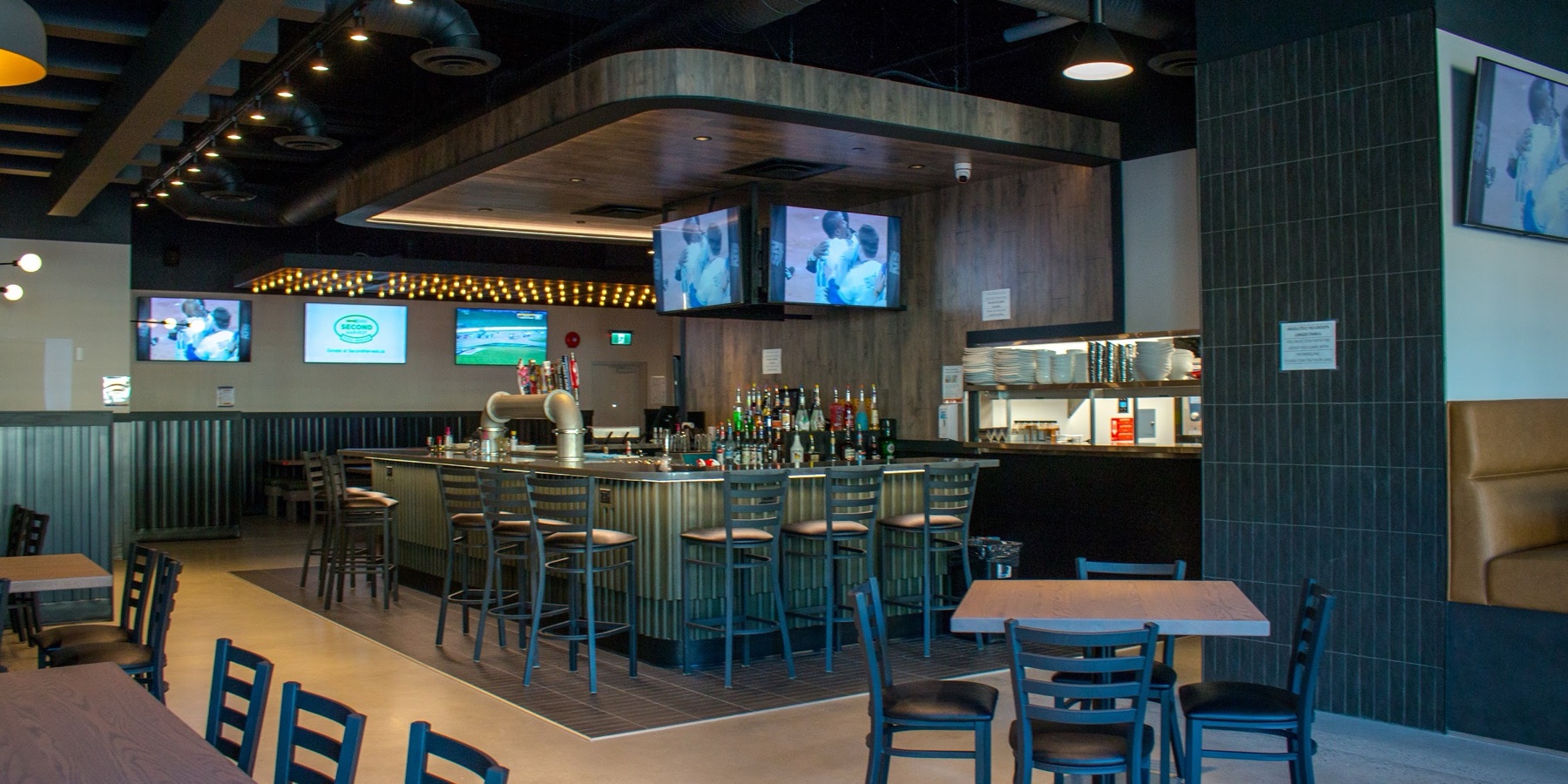 Whiski-Jacks Pins & Pints